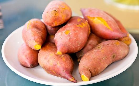 女人多吃5種食物避免脾虛眼袋大