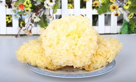 吃銀耳有什么好處?銀耳可以補(bǔ)腎