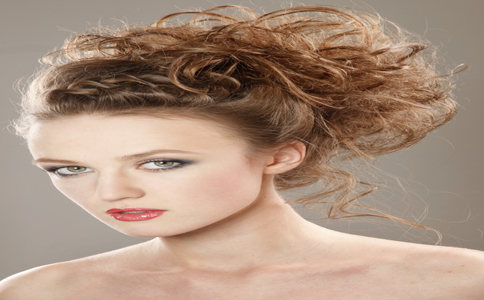 任何場合都適用的發型