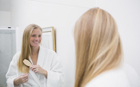 護(hù)發(fā)寶典:6種按摩手法養(yǎng)出美麗秀發(fā)