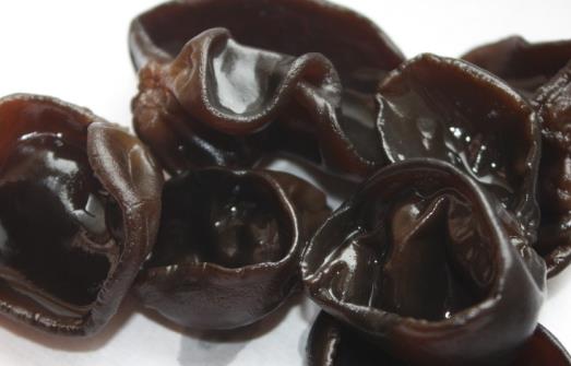 盤點讓女性吃出好臉色的13種食物