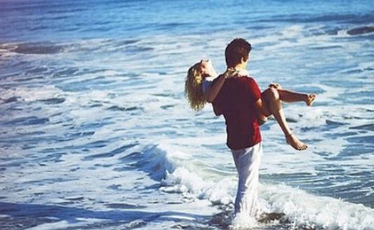 女人戀愛(ài)會(huì)有什么變化？眼睛更明亮