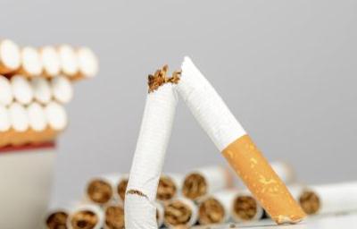 男人抽煙應該吃什么來補