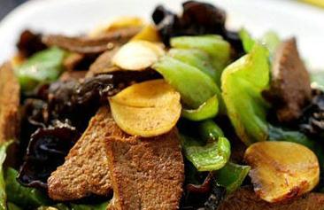 經常熬夜上網吃什么養生