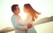 女人愛上男人會有什么表現？