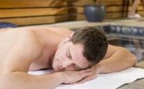 男人趴著睡危害大 會影響精子質量