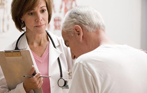 老人癲癇發作時該怎么急救