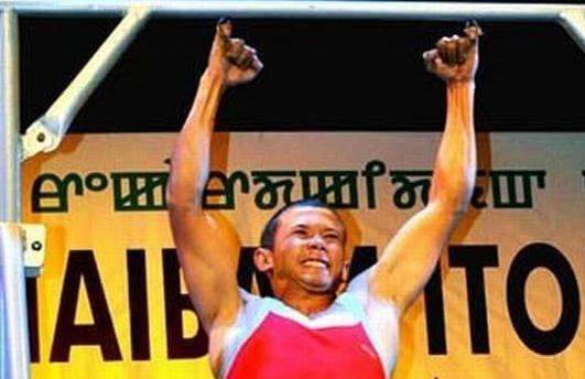 印度人再開掛，用小指引體向上30秒16次