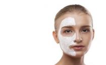 控油面膜DIY，清爽嫩膚秀出來