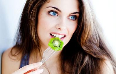做個(gè)香氣女人 遠(yuǎn)離8大致體臭食物
