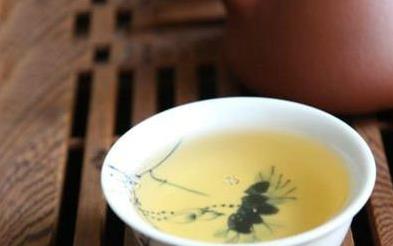 老人喝好三杯水 遠離疾病保健康