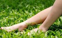 白領小腿發脹有青筋小心靜脈曲張