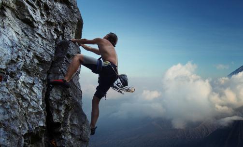 登山的技巧有哪些？登山的好處有哪些？