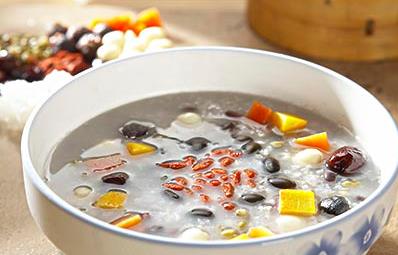 哪些飲食原因?qū)е屡悦摪l(fā)