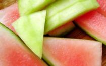減肥食譜：西瓜皮荷葉滾絲瓜