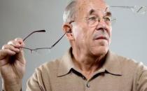 老人如何正確佩戴老花鏡 有哪些誤區