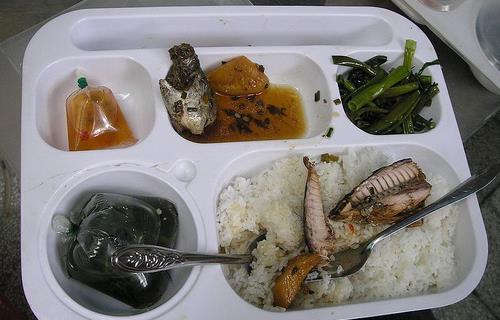 高三學生打吊瓶補氨基酸太愚昧