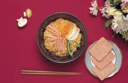 方便面+火腿腸=高血壓? 到底方便面怎么吃好