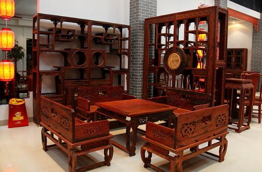 紫檀家具的選購技巧-紫檀家具的介紹與作用