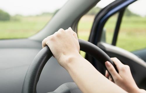 幾招教你開車的同時(shí)能保護(hù)好手