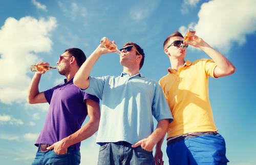 男人喝酒時(shí)千萬別吃這4種菜 當(dāng)心“興盡悲來”