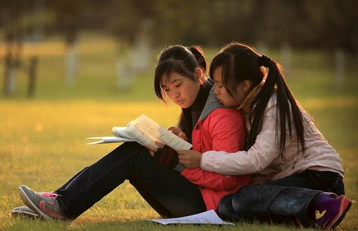 如何保持正常的同學關系