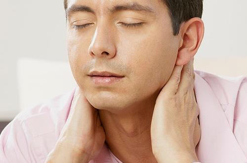 開車頸椎疼怎么辦 13個動作緩解