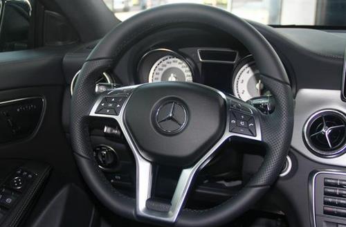 牛人駕駛技術支招 先正確使用方向盤