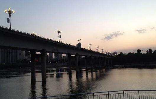 空氣凈化器怎么擺放?不要靠墻擺放