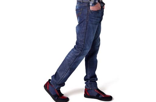 不同人群牛仔褲搭配的小技巧