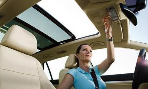 有車族注意!行車時開窗損聽力