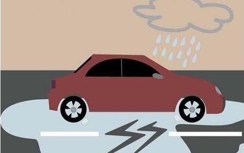 暴雨陣陣 司機(jī)開車這些安全事項不能忘