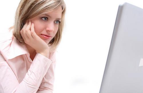 電腦一族女性容易胸部下垂