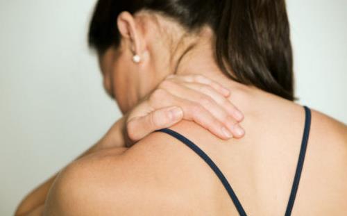 白領久坐缺動肩酸 怎緩解防惡性循環