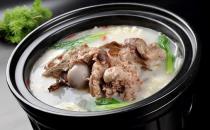 女人秋季吃什么補水？四道滋陰生津養生湯推薦