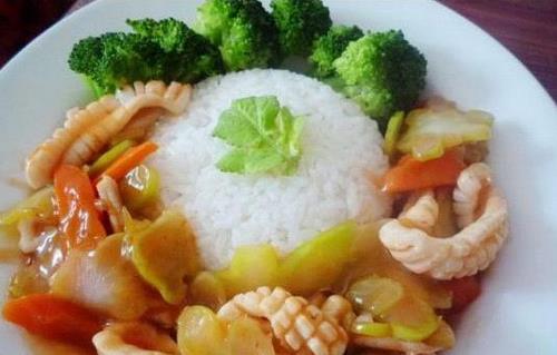 上班族中午要少吃蓋澆飯 當心三大“硬傷”