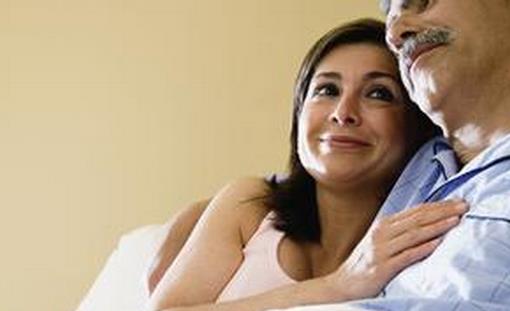 哪些小技巧可以提升夫妻間的性欲望?