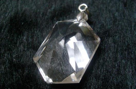 白水晶是什么?白水晶怎么保養?