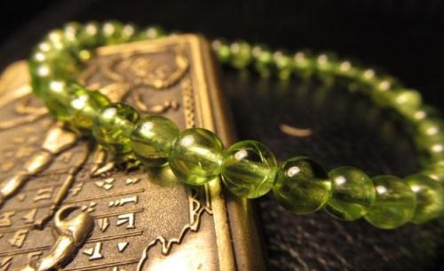 橄欖石如何鑒別?橄欖石的鑒別方法