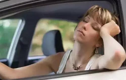 為什么開(kāi)車(chē)族容易患干眼癥?