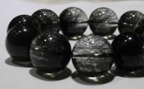 黑發晶的鑒別方法-黑發晶如何鑒別？