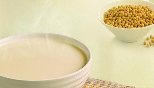 榨豆漿前黃豆要泡三天:有助鈣吸收