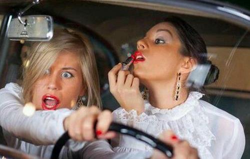 駕車導致變丑的原因