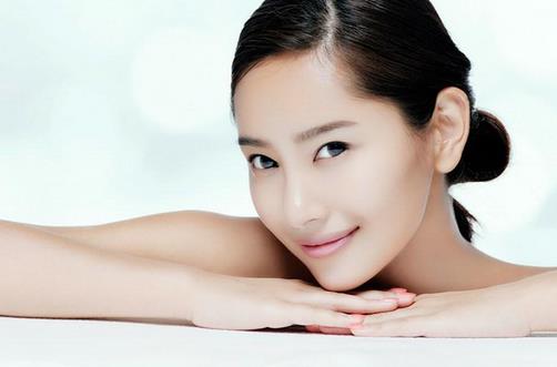 補(bǔ)水有禁忌 DIY蜂蜜保濕面膜擺脫干燥肌膚