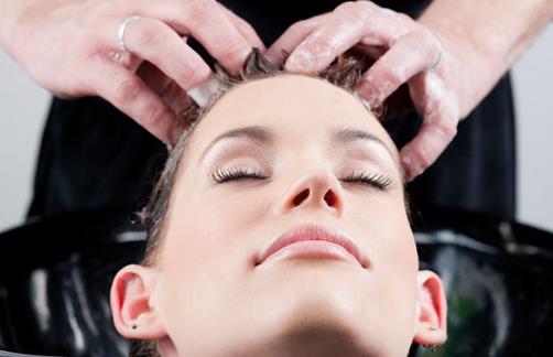 日夜雙效護理 對抗毛躁頭發