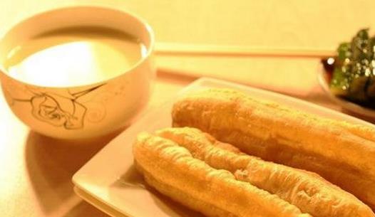 油條配豆?jié){？這4種常見的早餐吃法不健康