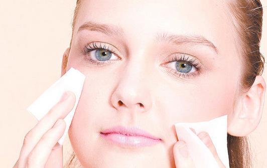 化妝水怎么用 七大妙用呵護肌膚