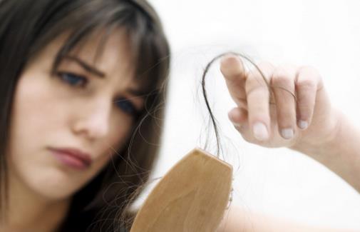 新手媽咪產后脫發嚴重怎么辦