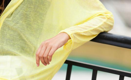 夏季紫外線強(qiáng)大我們應(yīng)該購(gòu)買防曬衣嗎?