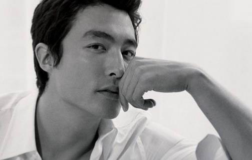 男人如何對(duì)護(hù)膚進(jìn)行晚間修護(hù)